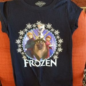 Disney’s Frozen shirt size M